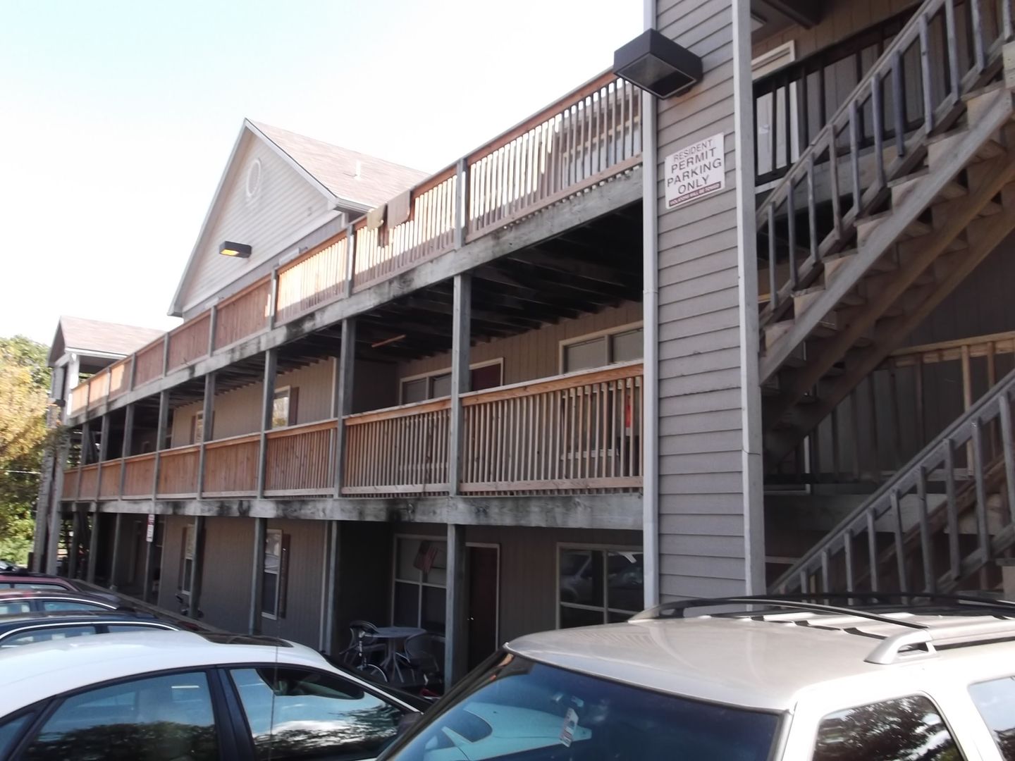 Lawrence Apartment: 1712 Ohio St.