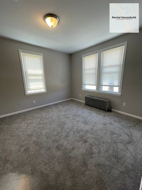 Recent Rent Drop!! ONLY $850 a month with water & appliances included!! Newly Renovated 1 Bedroom Apartment Move-In Ready-Low Move-In Costs!!!! – photo 1