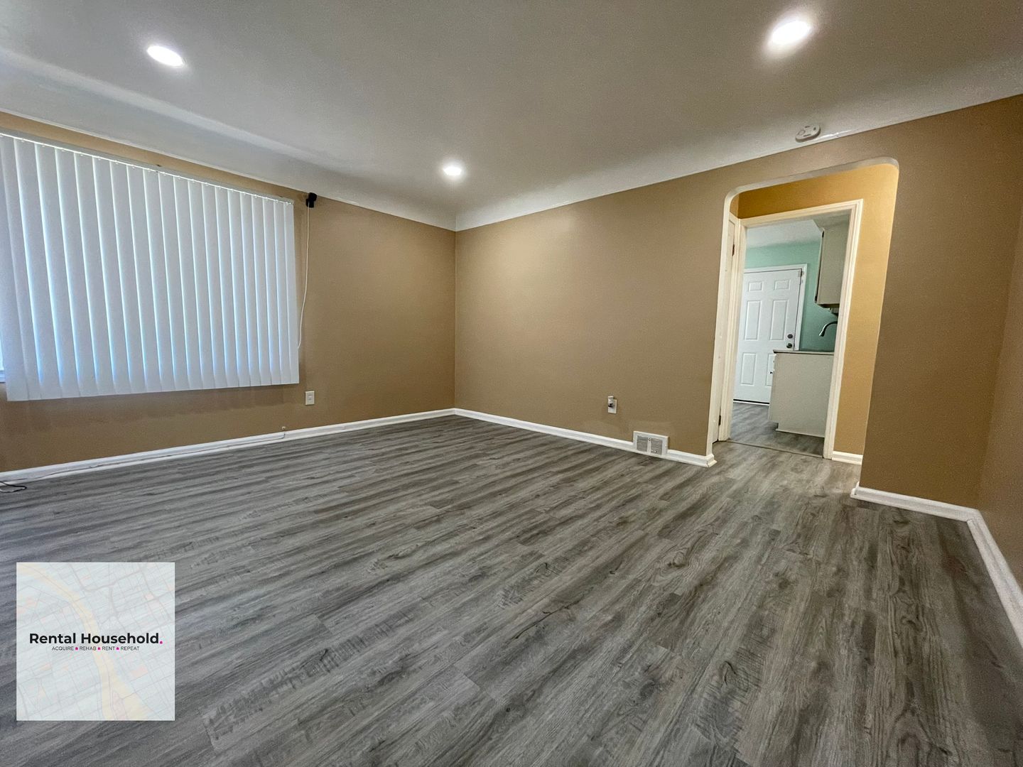 Detroit House: 15663 Carlisle St - LEASE-UP ONLY