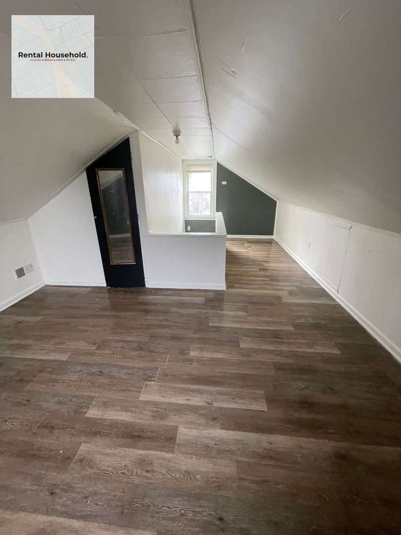 Detroit House: 14656 Roselawn St