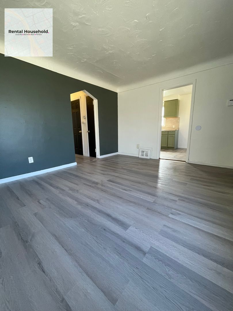 Detroit House: 19372 Grandville