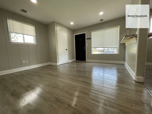 Recent Rent Drop~ Just $1050 a month for this Adorable 3 Bedroom Ranch-Move-In Ready!!