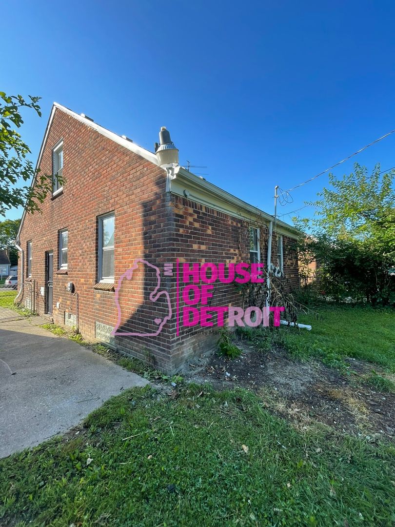 11817 Beaconsfield St