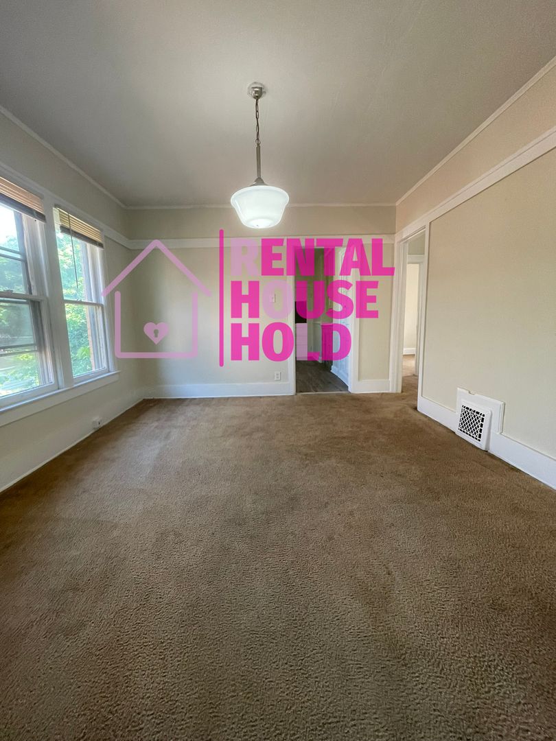 Detroit Apartment: 5065-5067 Linsdale St.