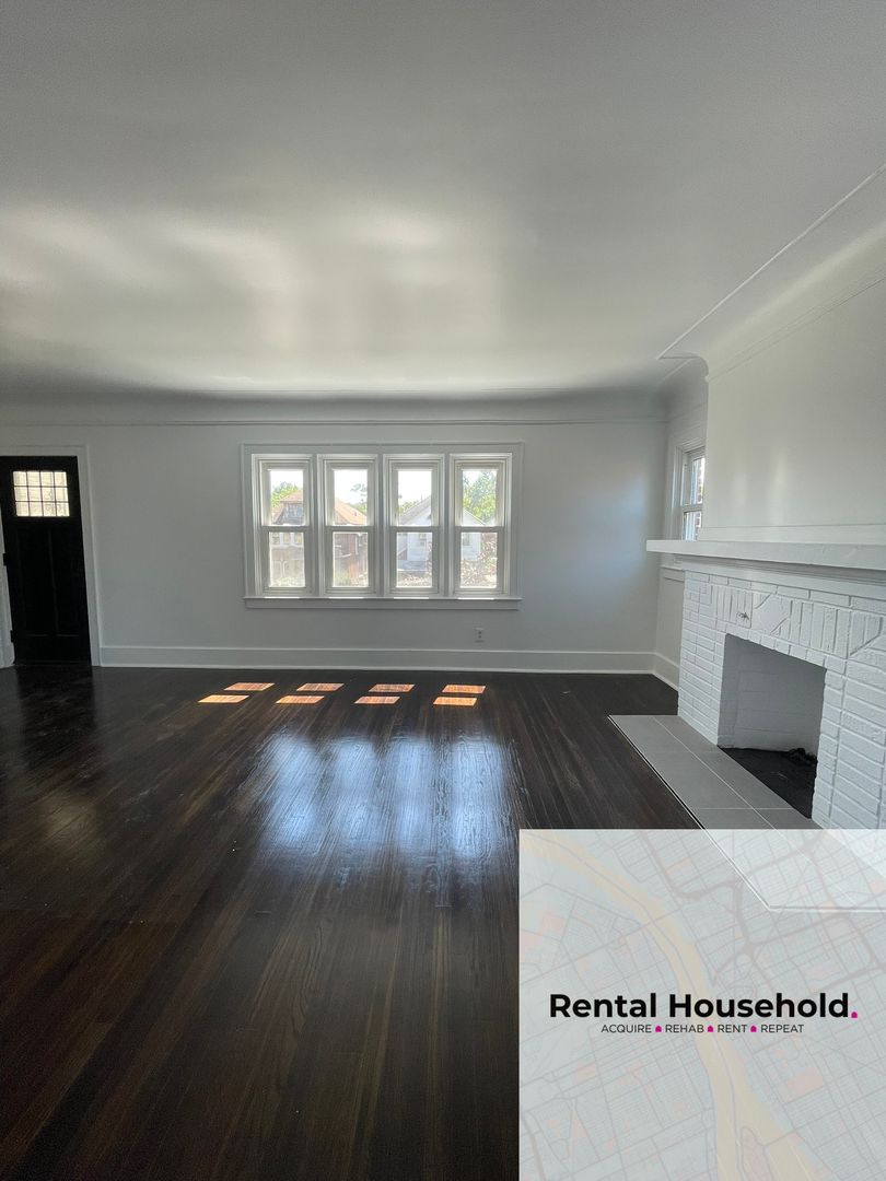 Detroit Apartment: 2696 Pasadena St - IA