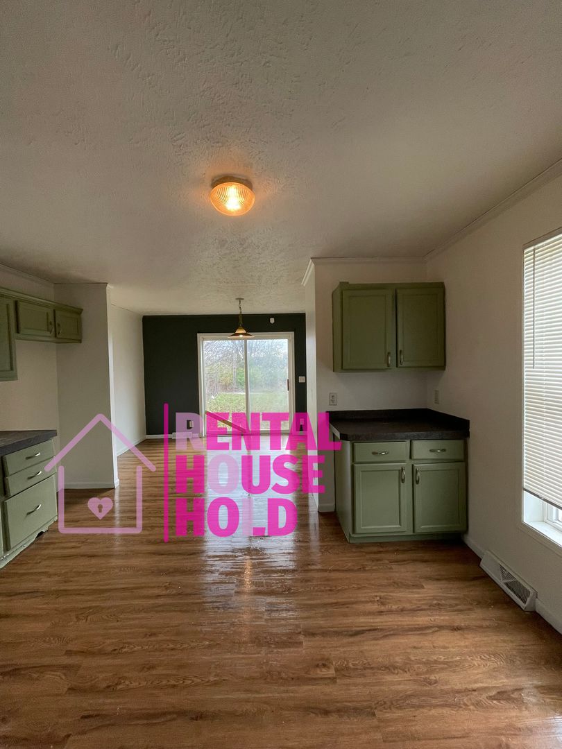 Highland Park House: 182 Candler