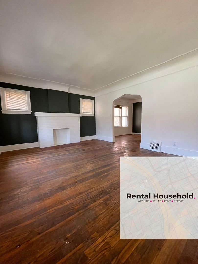 Detroit Apartment: 2649-51 Pasadena