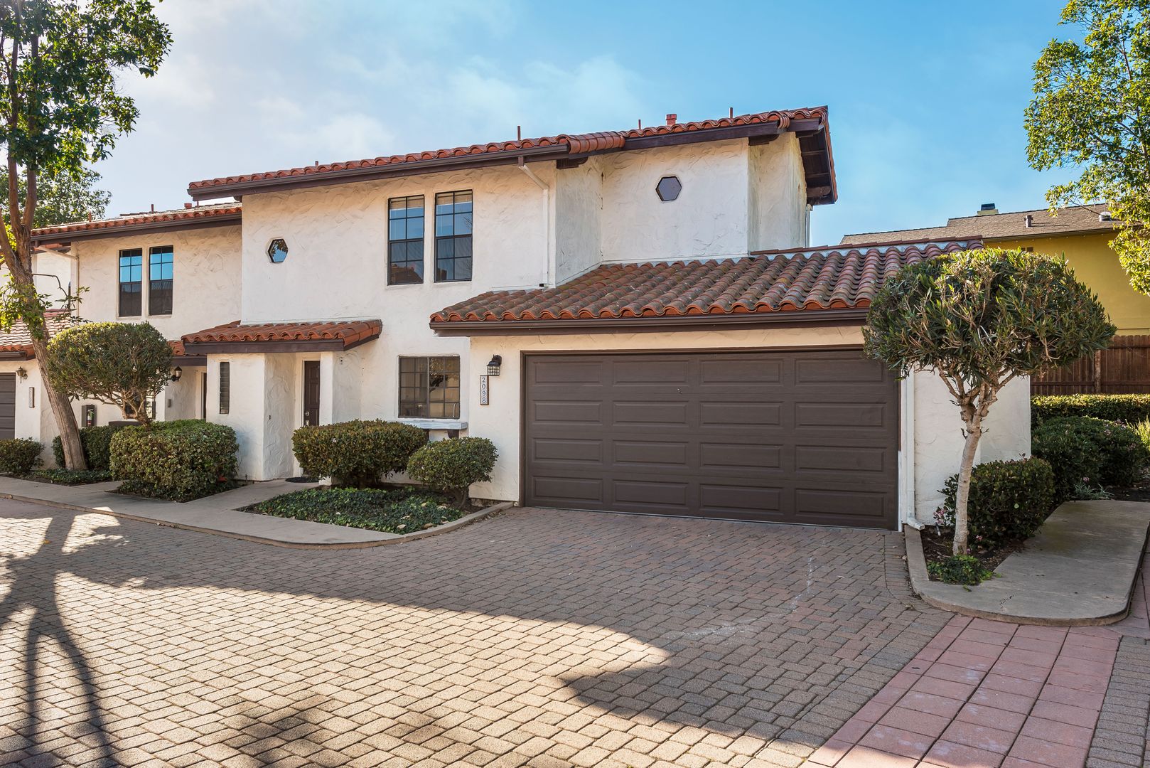 Santa Barbara Condo: 2098 Cliff Dr