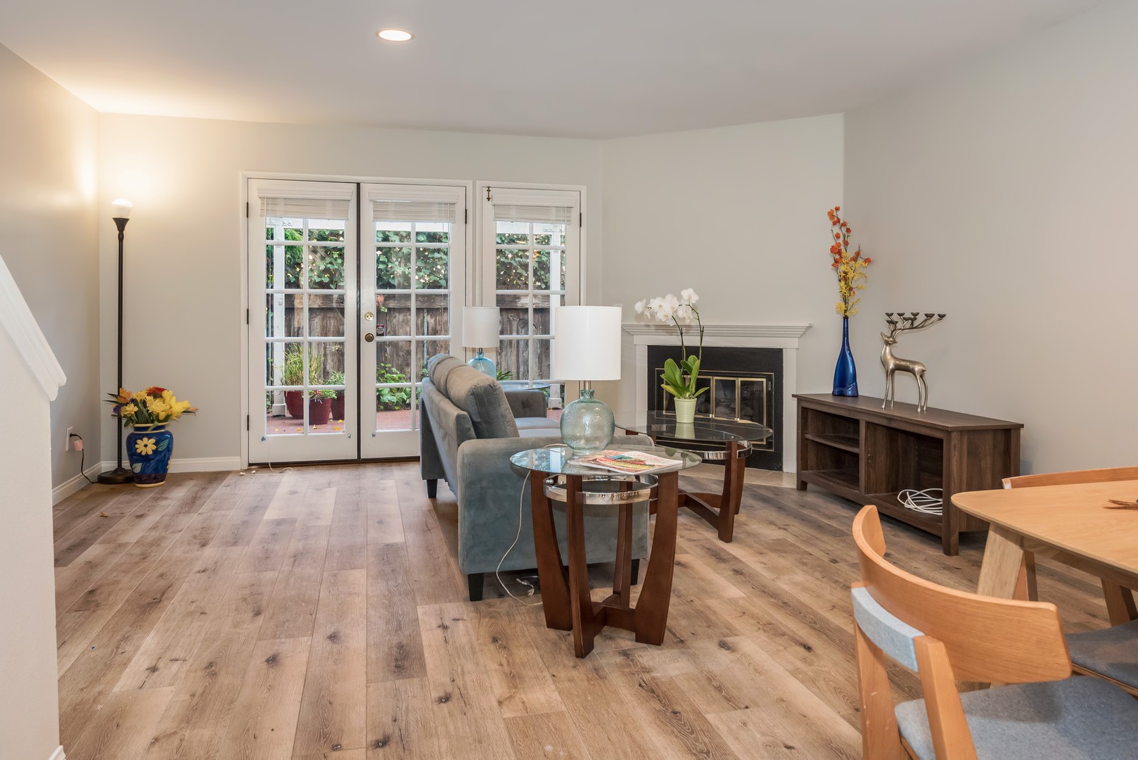 Santa Barbara House: 2110 De La Vina St