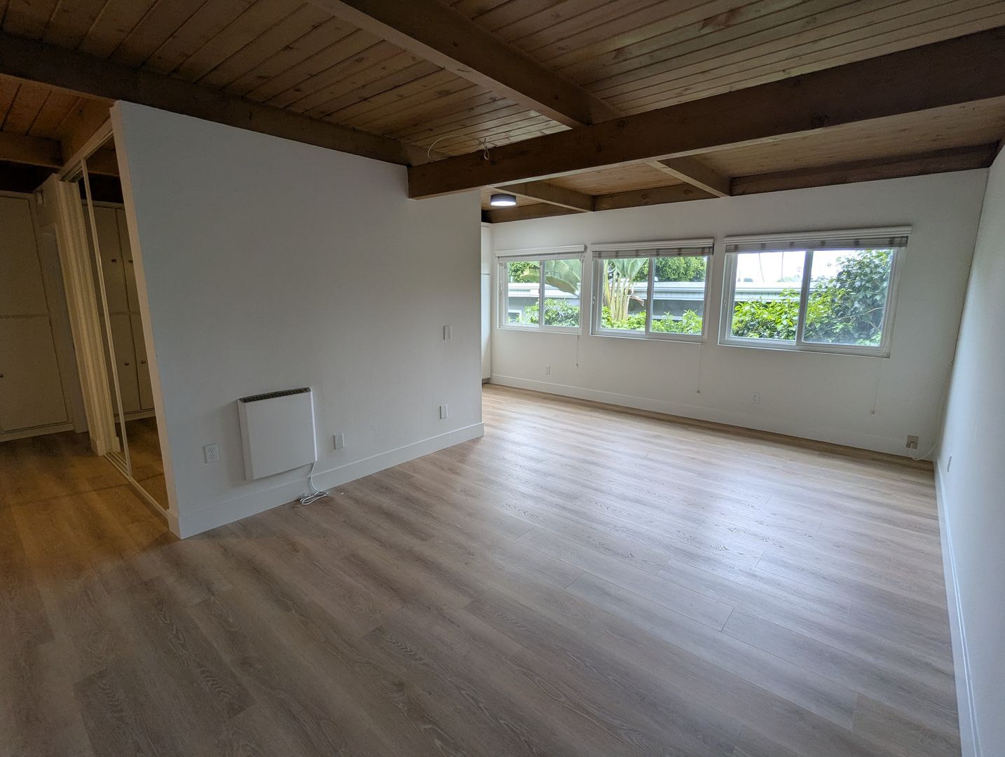 Santa Barbara Apartment: 2007 Red Rose Way