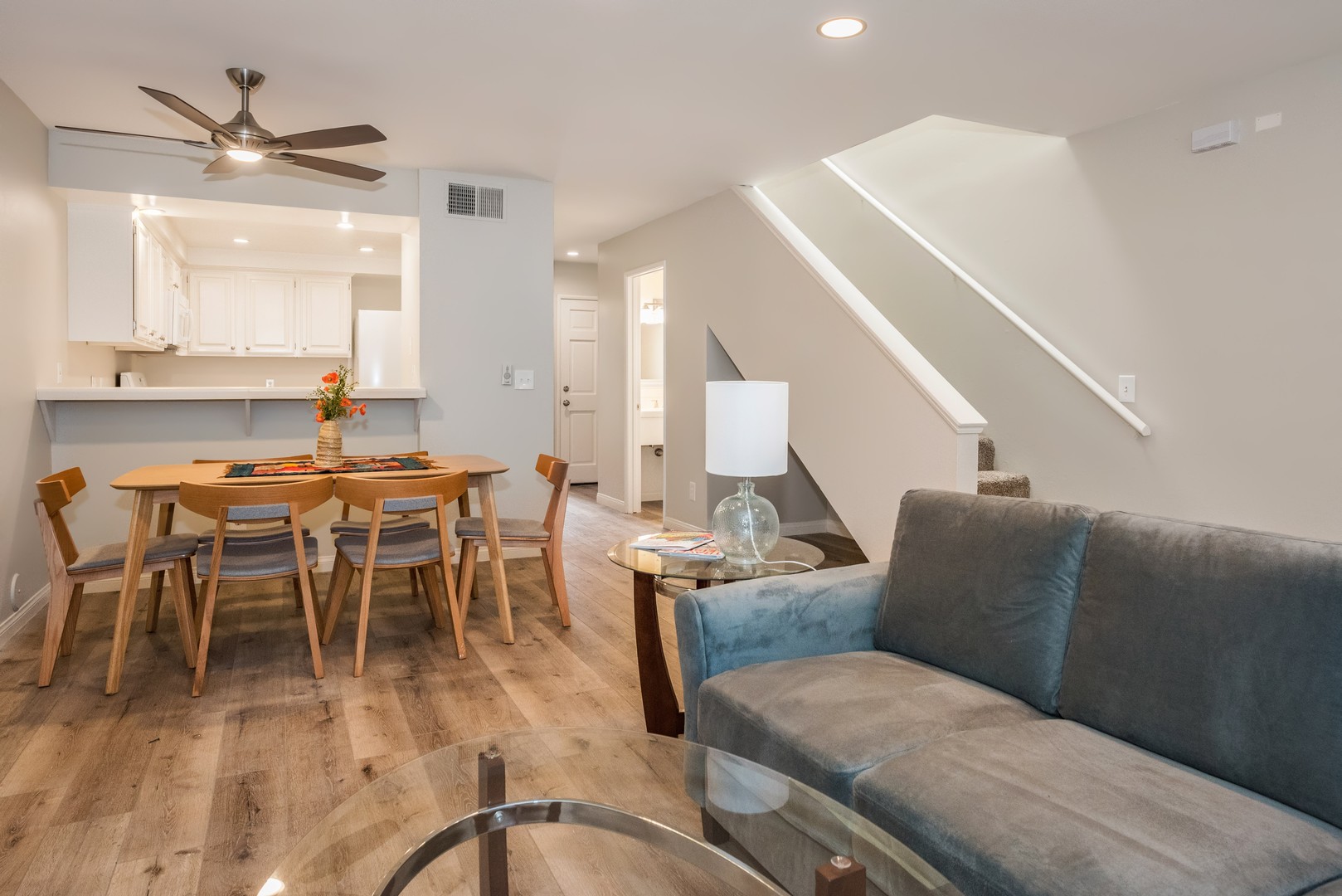 Santa Barbara House: 2110 De La Vina St