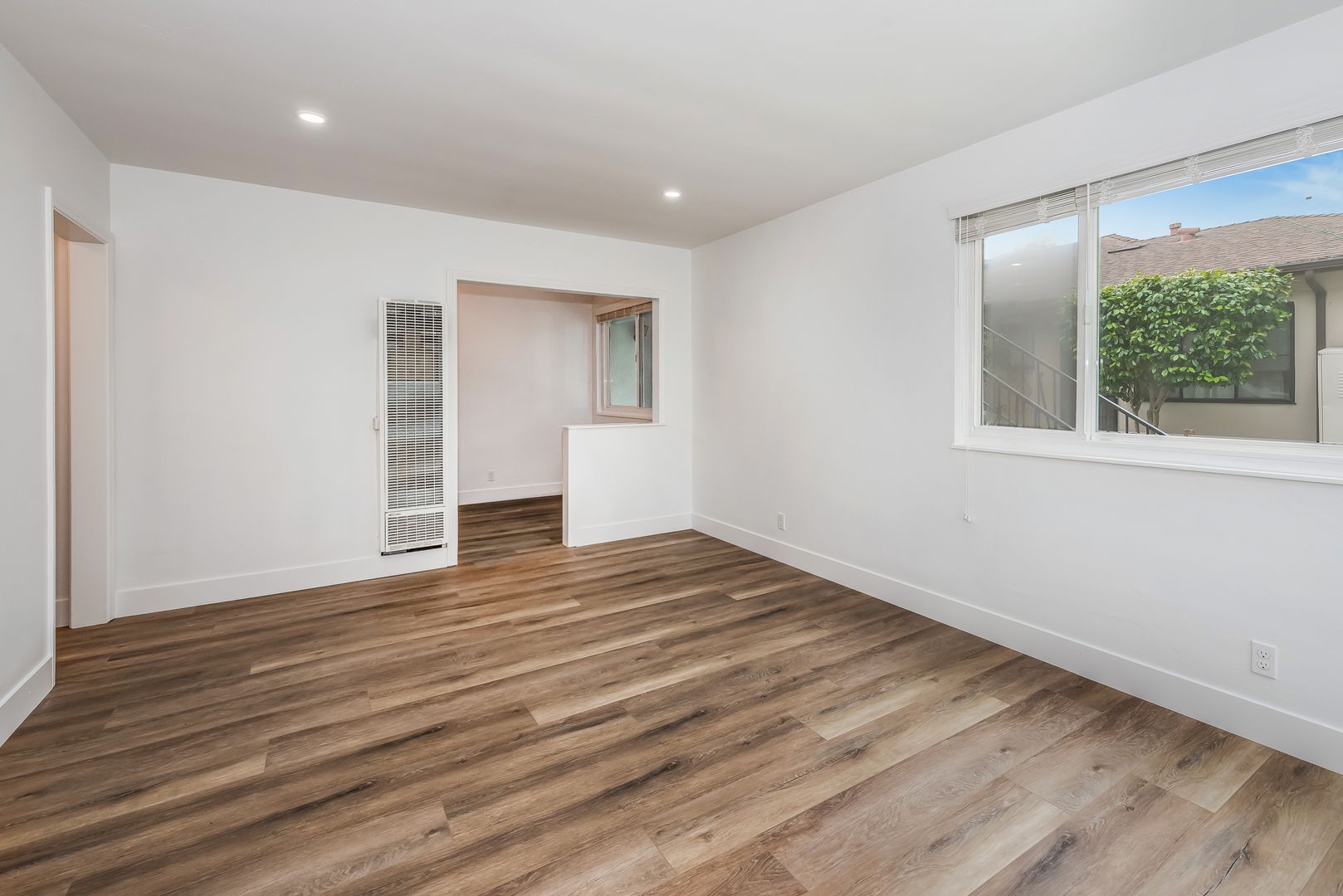 Santa Barbara Apartment: 231 W. Yanonali