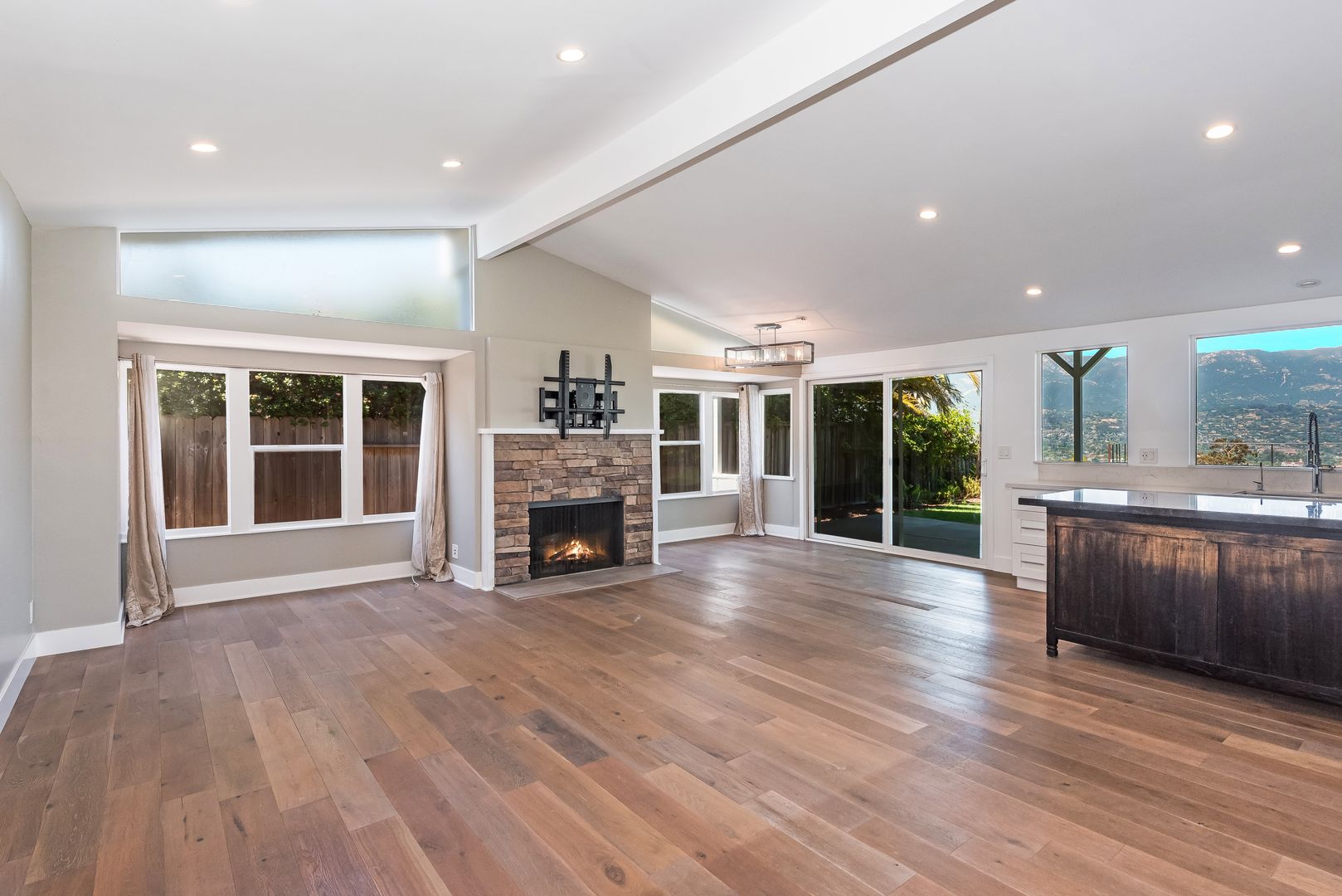 Santa Barbara House: 1820 La Coronilla