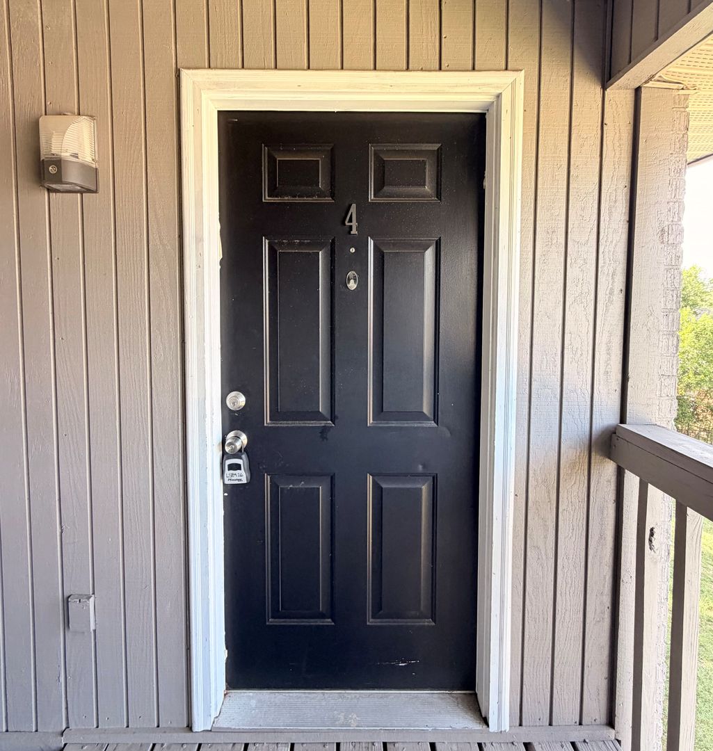 Augusta Apartment: 2219 Walden Drive