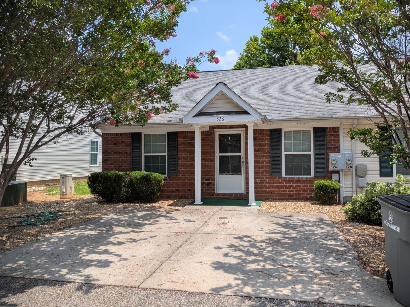 Evans House: 526 Edgecliff Lane