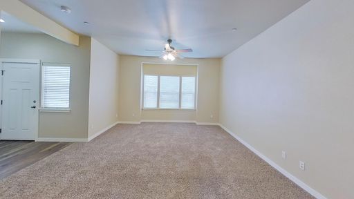 Charming 4-Bedroom 2.5-bath Duplex. Schedule a tour today! – photo 1
