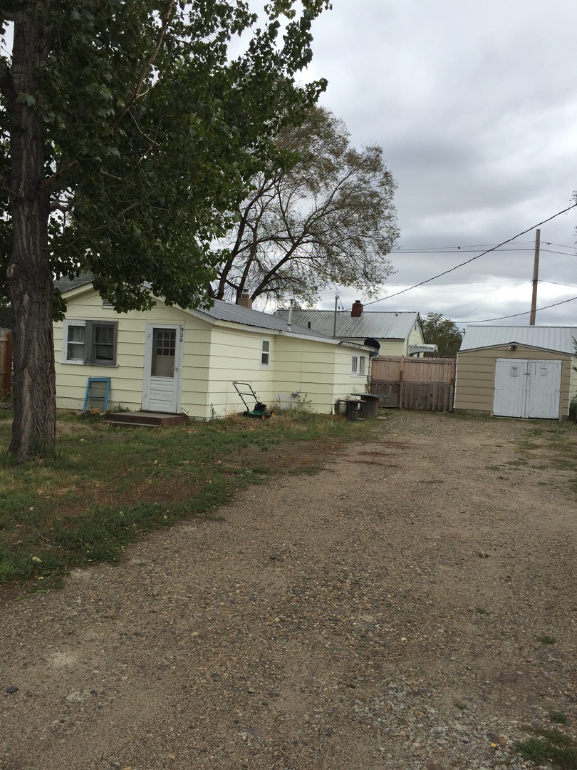 Miles City House: 920 Gordon Street