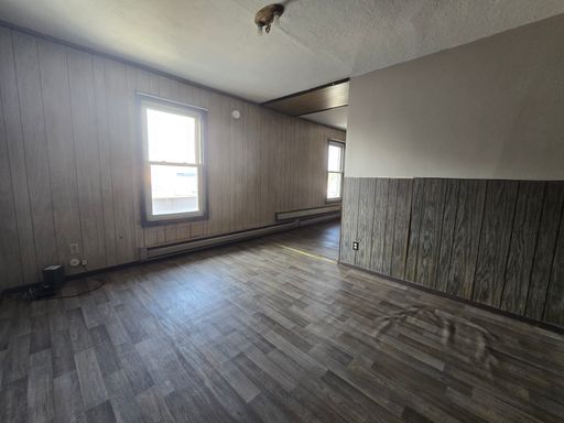Studio, 1 bath upstairs apartment