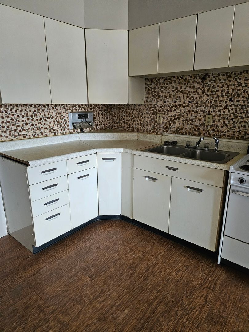 Miles City Apartment: 106 North 6th St