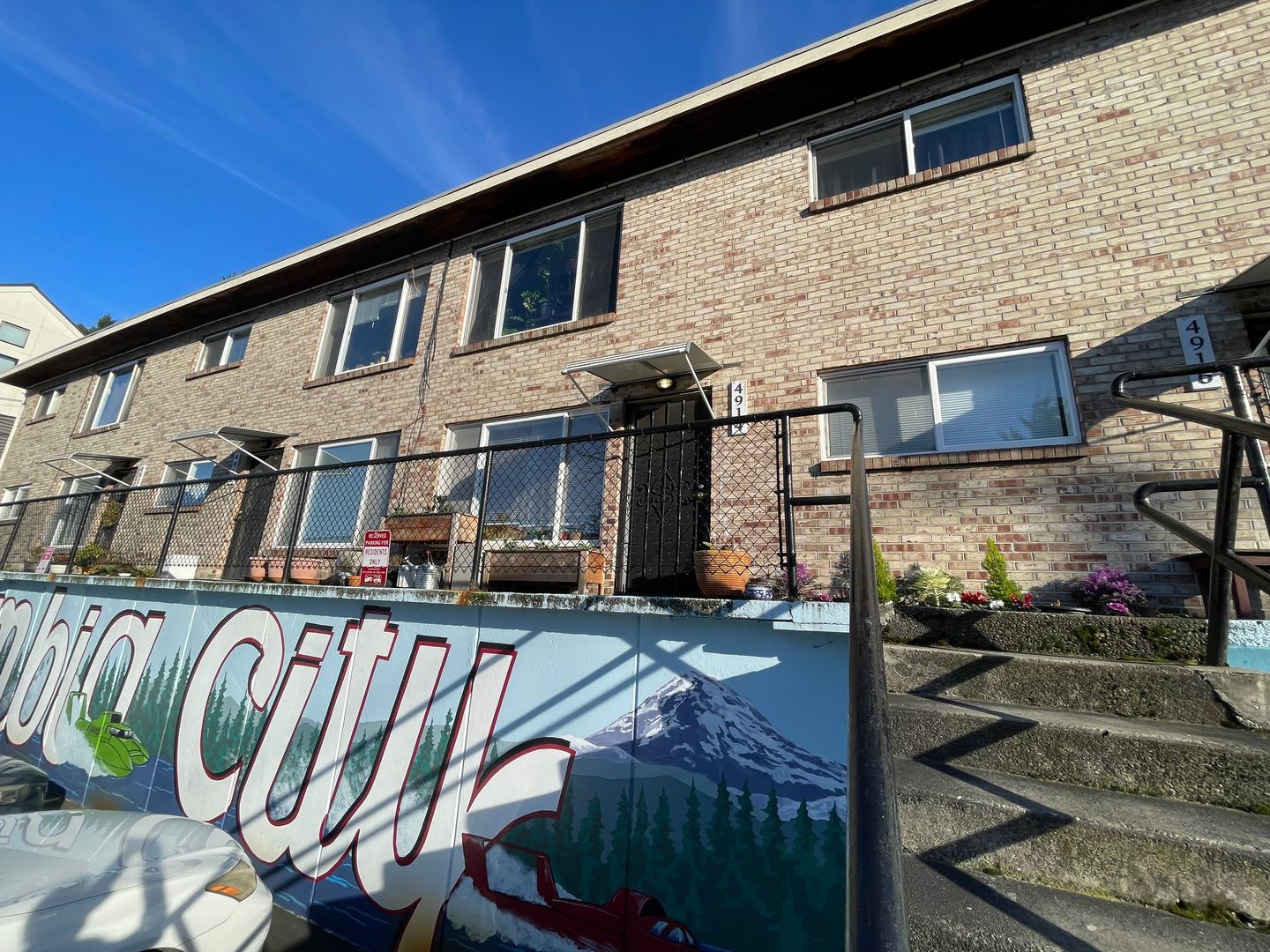 Seattle Apartment: 3900-3906 S Hudson St