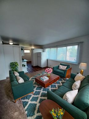 SPACIOUS STUDIO, Get it before school starts! – photo 1