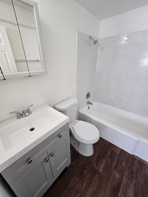 5236 22nd Ave. NE #104 – photo 1