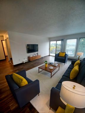 Top floor with views in Fremont! – photo 1