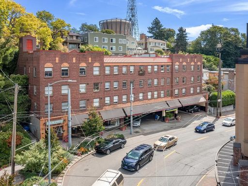 Welcome to the virtual tour of Apartment #307 at the historic Galer Crest Apartments! – photo 1