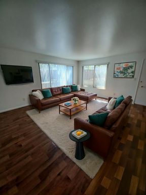 Corner unit in Wallingford/Fremont!! – photo 1