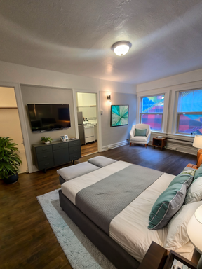 Quiet and Private studio in the Heart of Belltown! – photo 1