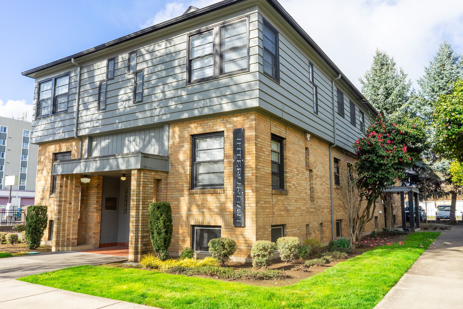 Salem Apartment: 1215 Chemeketa St NE