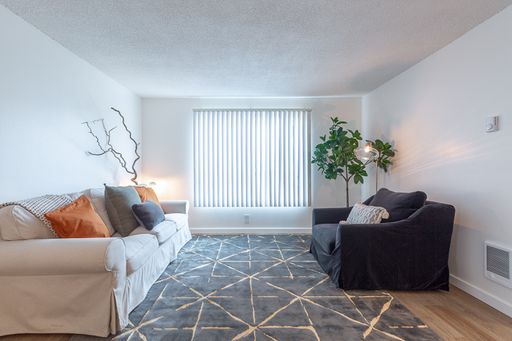 Welcome home to comfort and convenience in this beautifully remodeled 2 bedroom apartment home. – photo 1