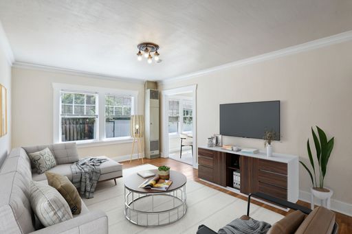 Cozy Historic Studio Apartment Steps from Cafés, Parks, & Shops - Call Today To Secure this Home! – photo 1