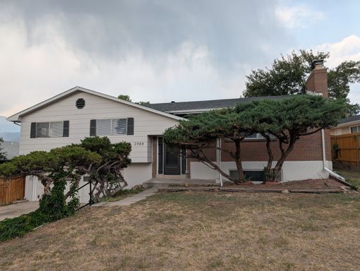 Available Now! 3 Bedroom plus Office, 3 Bathroom - Great Mountain View! – photo 1