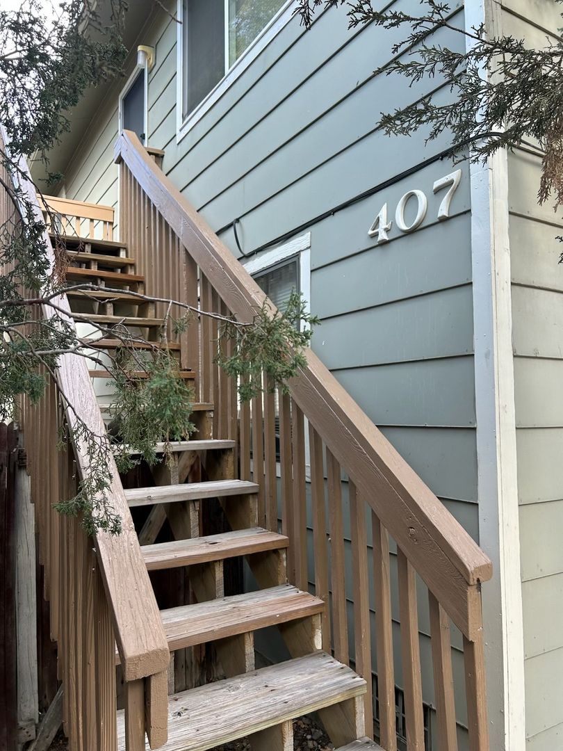 Colorado Springs Apartment: 405 Bonfoy Avenue