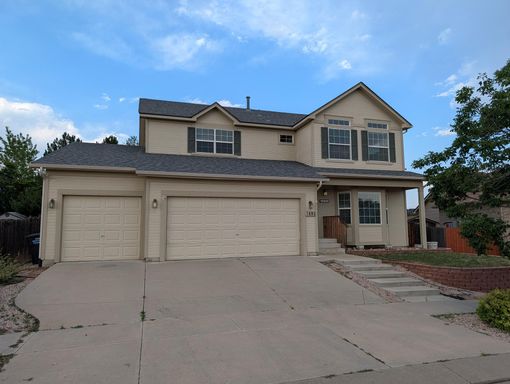 Price Reduced! Available Now!! Must See 5 Bedroom W/AC! – photo 1