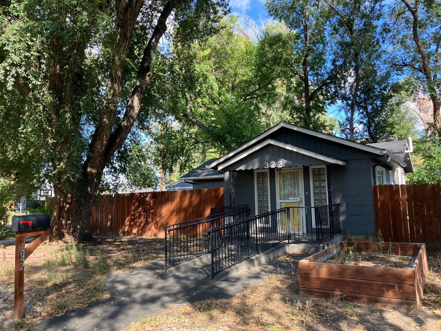 Colorado Springs House: 322 Park Lane