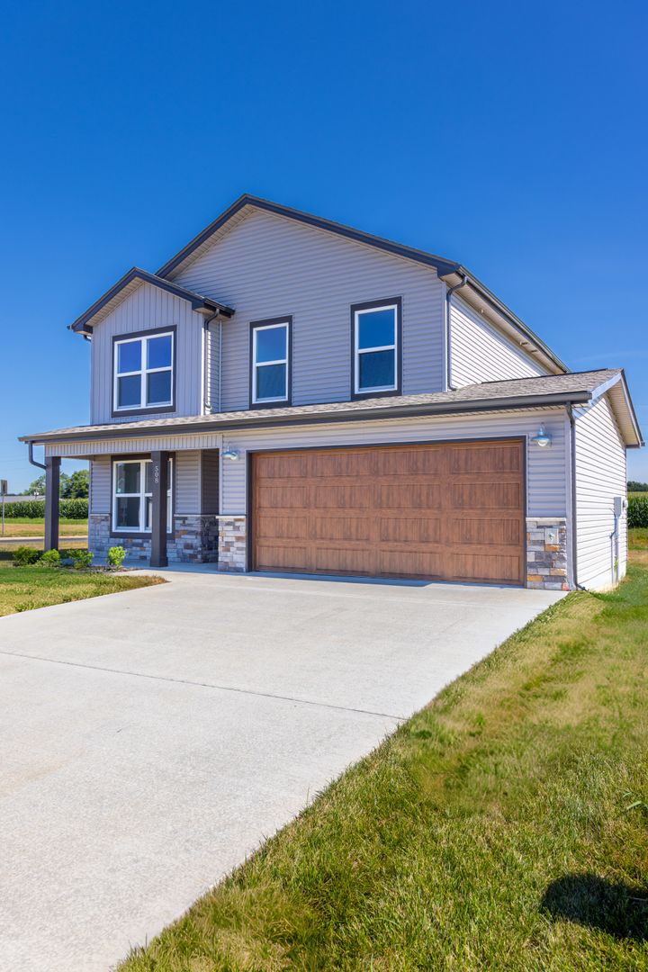 Clarksville House: 508 Ayden Ln
