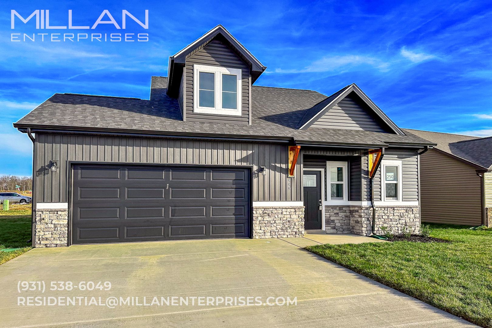 Clarksville House: 449 Ayden Ln