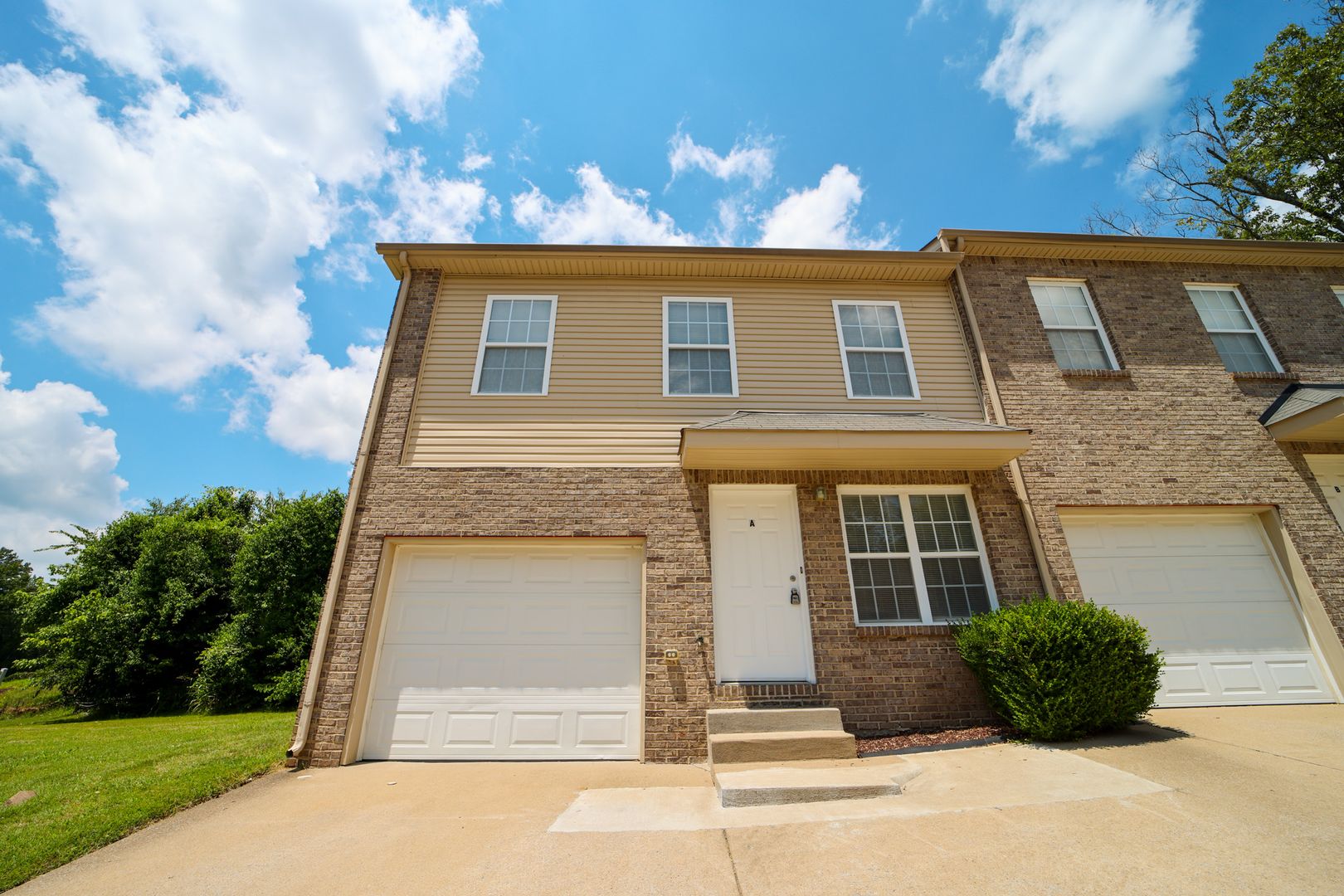 Clarksville Apartment: 100 Sango Place Villas Drive