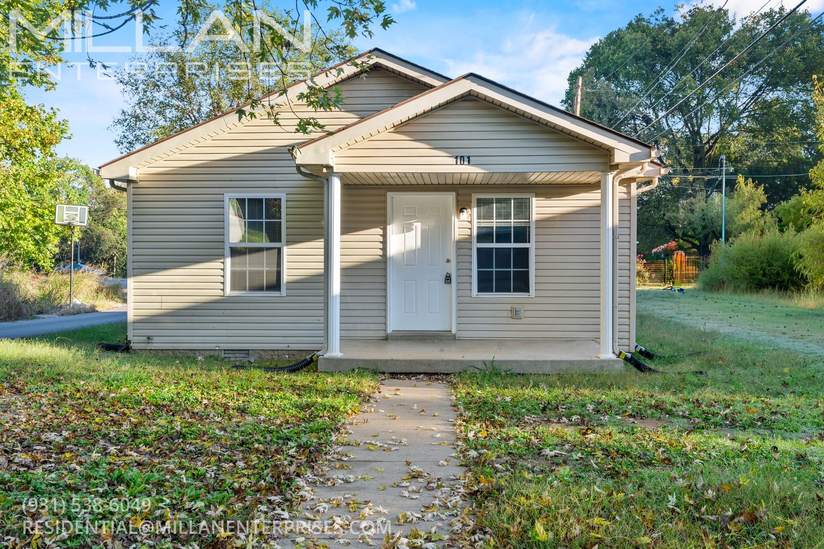 Clarksville House: 101 Stacker Drive