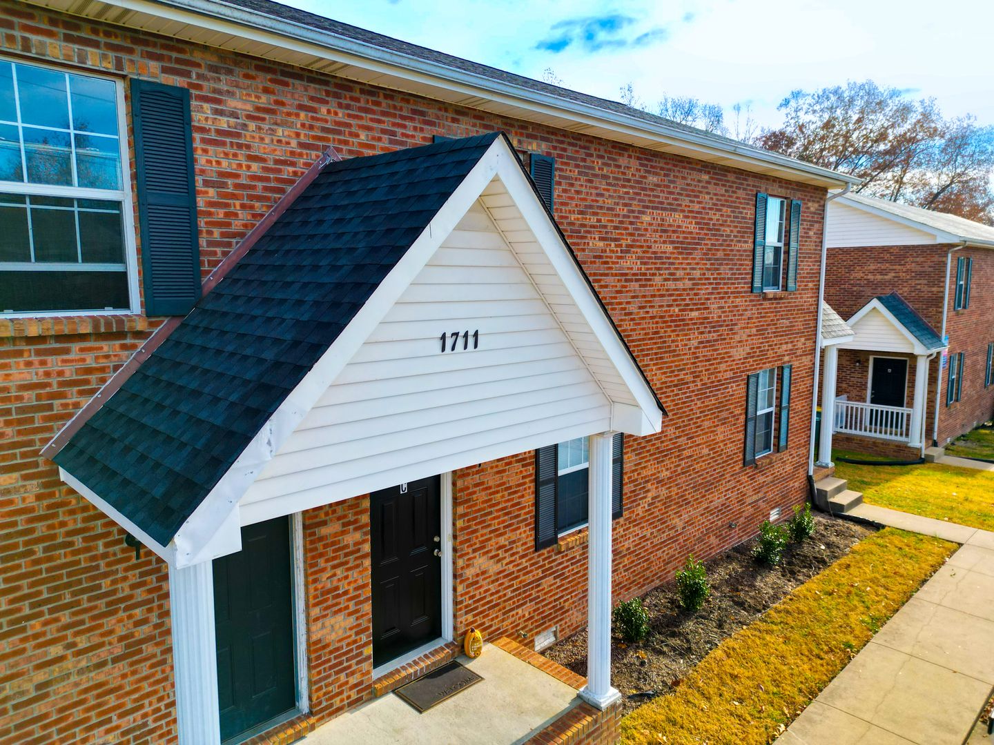 Clarksville Apartment: 1711 Baltimore Drive