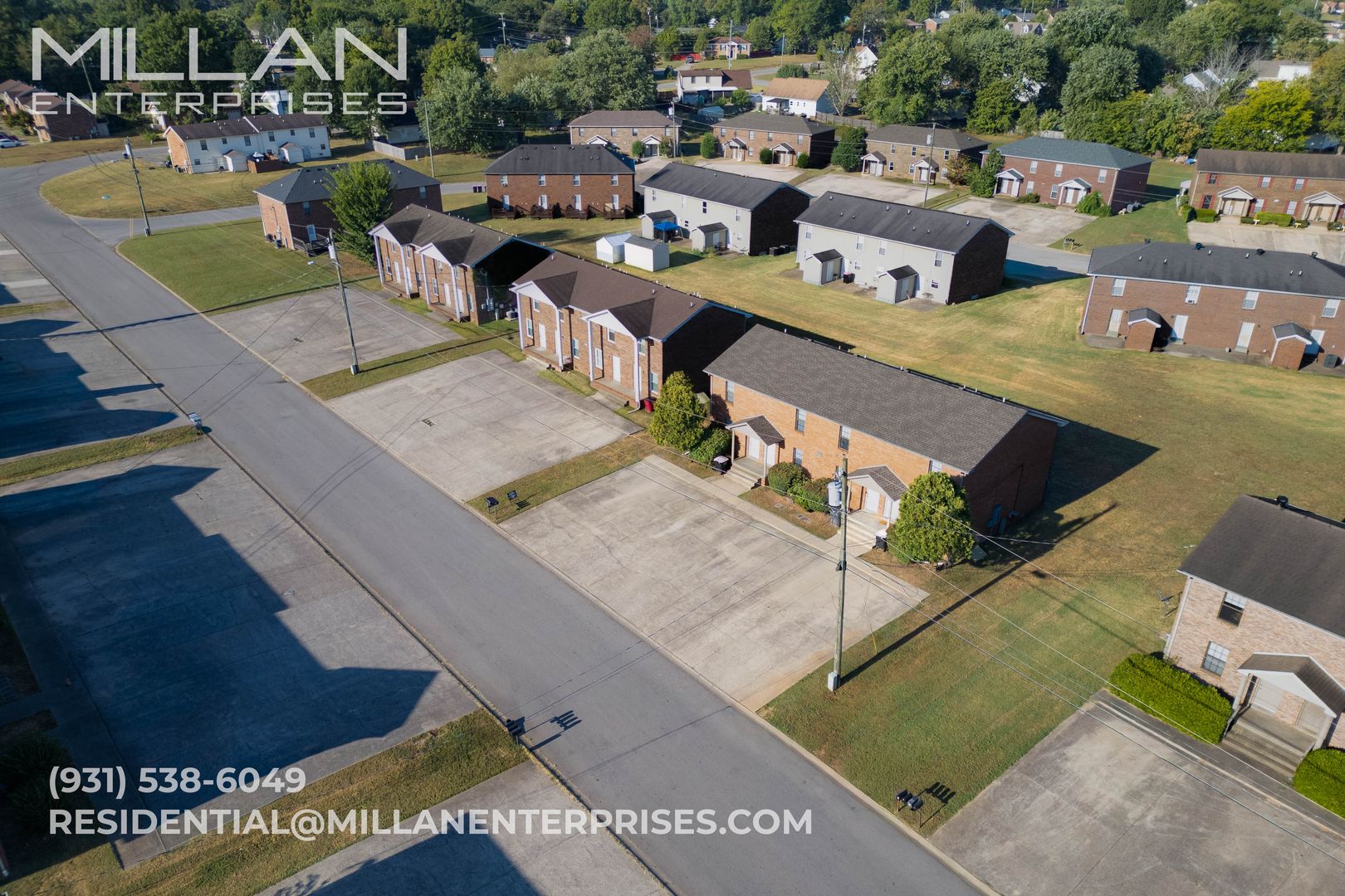 Clarksville Apartment: 277 Northridge Drive