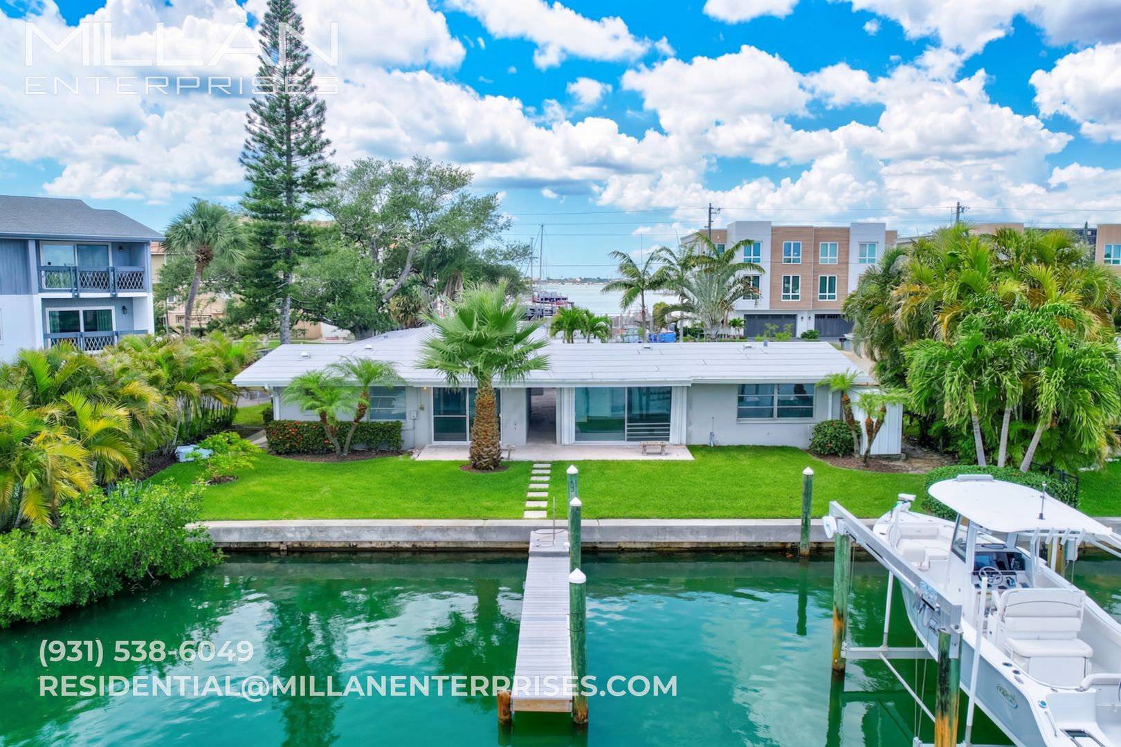 Treasure Island Apartment: 325 Capri Boulevard