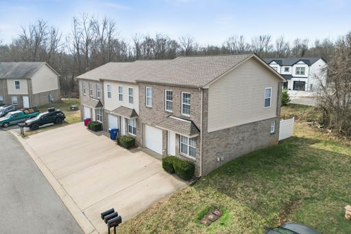 Comfort Meets Convenience in Sango With Hardwood Flooring, Eat-in Kitchen, and Primary Bedroom Suite – photo 1