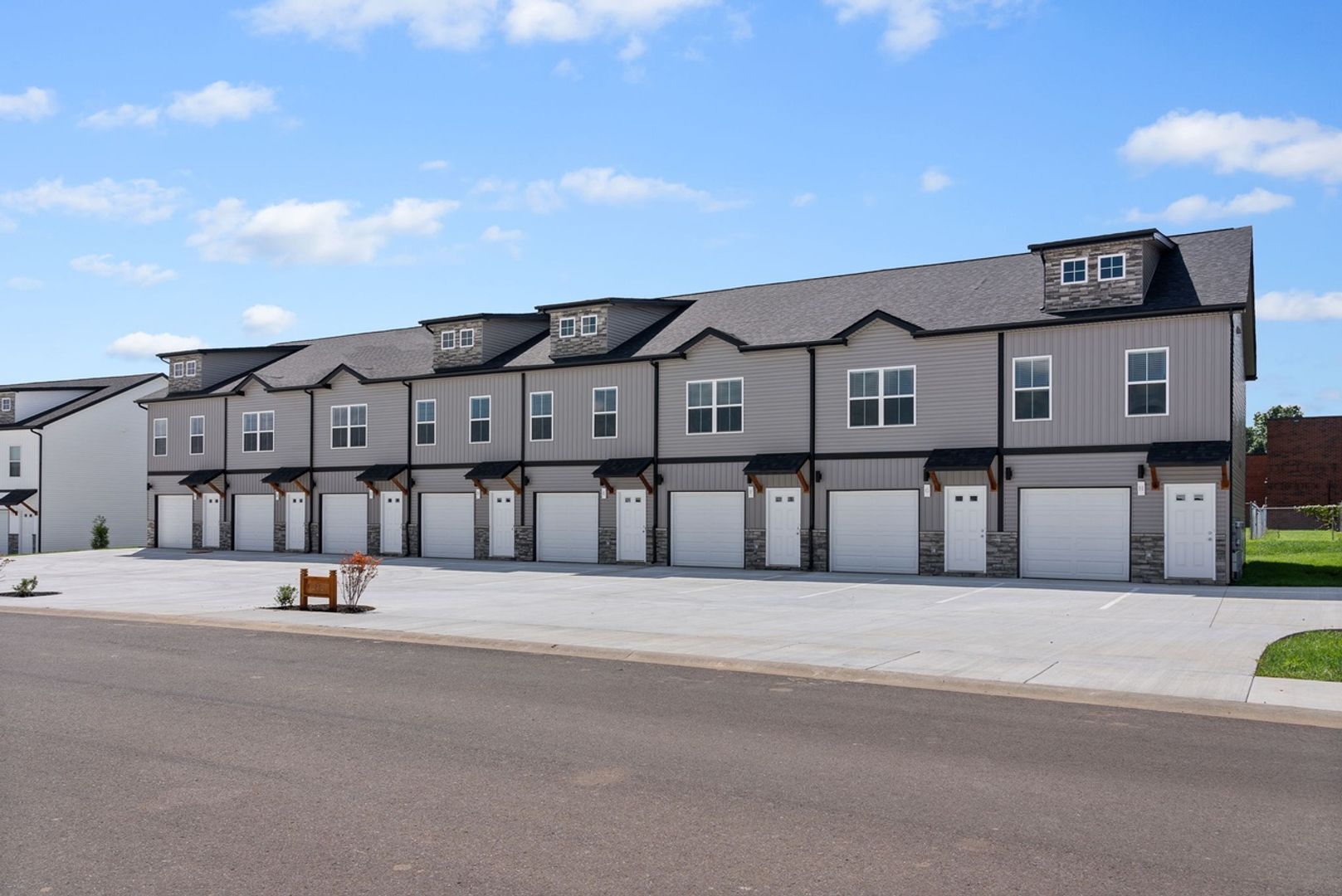 Clarksville Townhome: 212 Drayton Drive