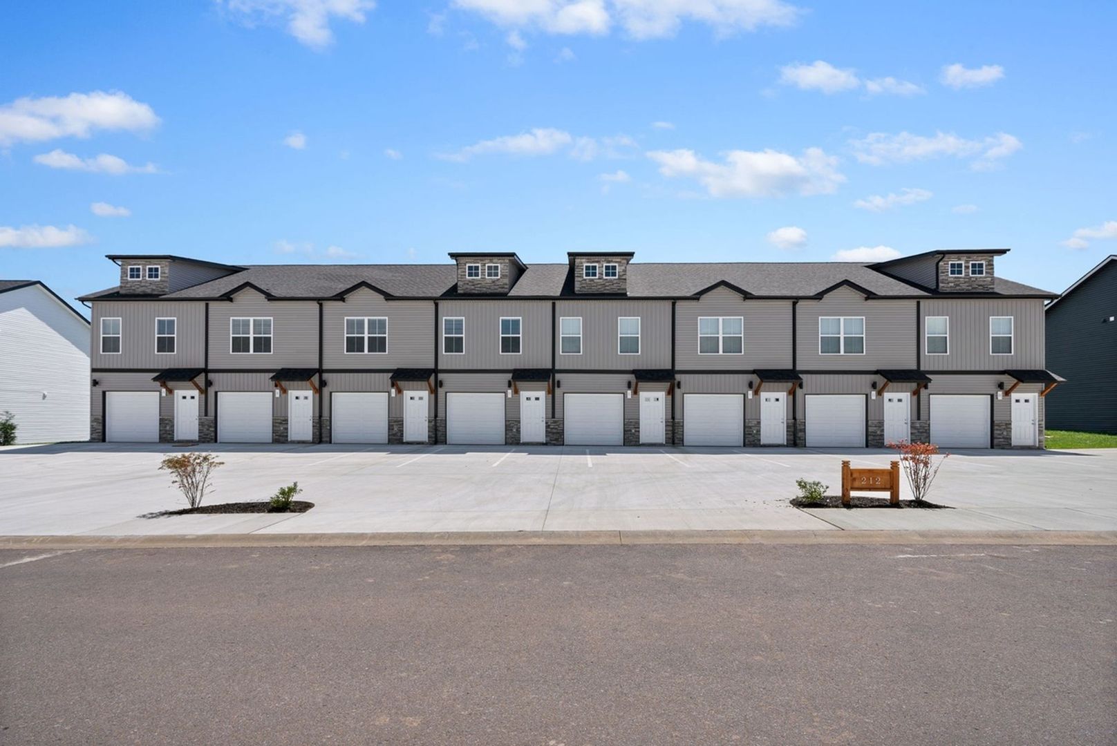 Clarksville Townhome: 212 Drayton Drive