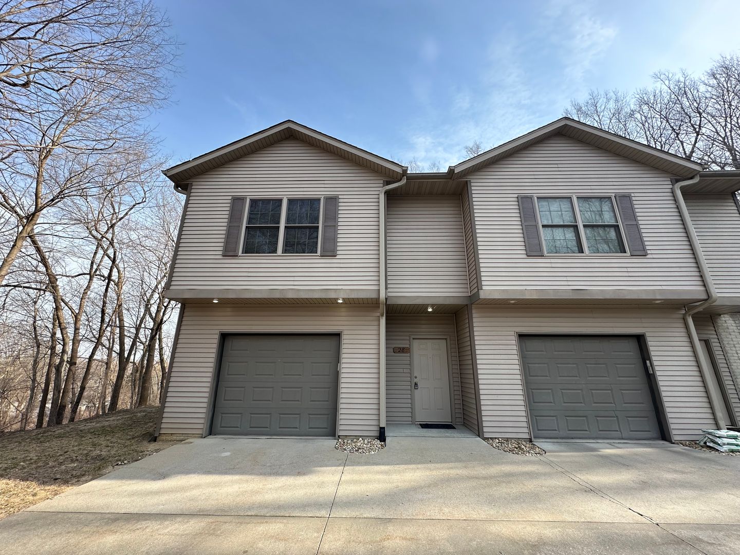 Hampton Townhome: 27 Cherry Hill Ct