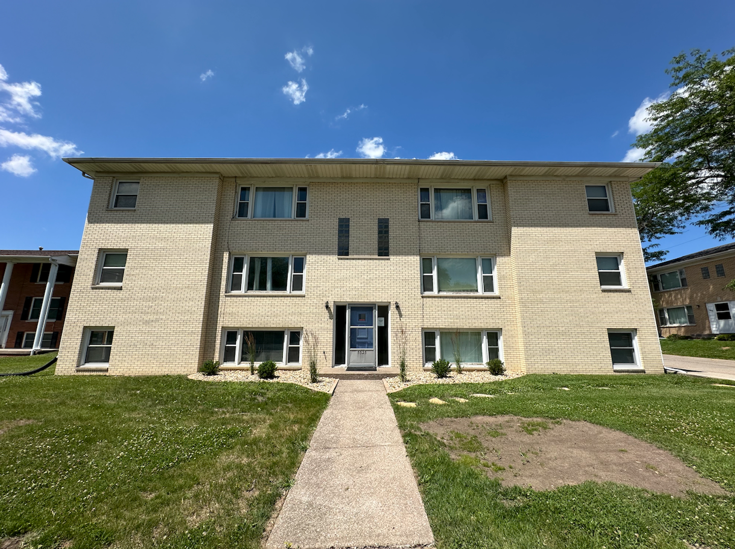 Moline Apartment: 5525 34th Ave