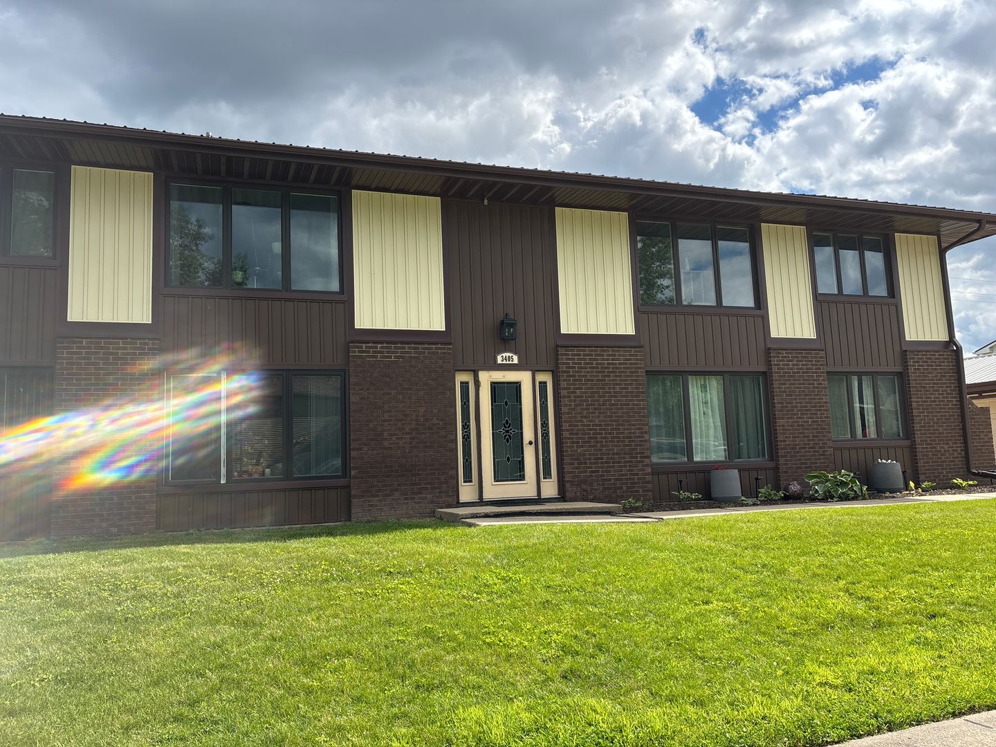 Bettendorf Apartment: 3405 Winston Dr